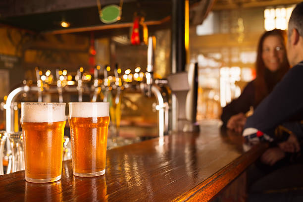 istock Couple on a date in pub 470676507