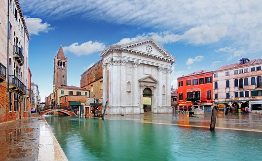 Church and Canal in Venice - Campo San Barnaba