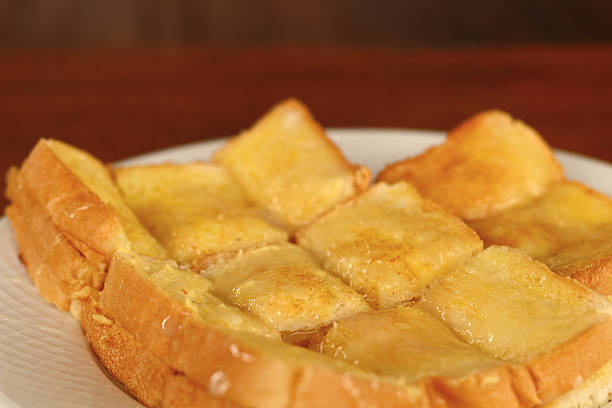 istock Toast with butter and sprinkling with sugar 470700720