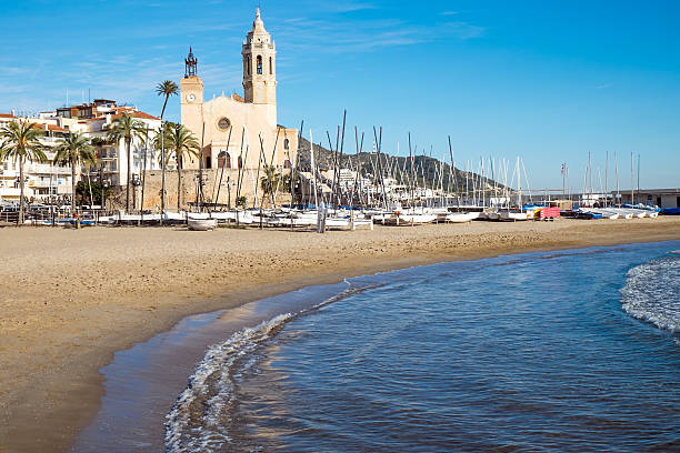 istock Church and beach in Sitges 470724246