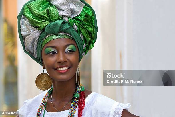 Brasileño Mujer Disfrazado De Vestimenta Baiana Tradicional Salvador Bahia Brasil Foto de stock y más banco de imágenes de Cultura africana