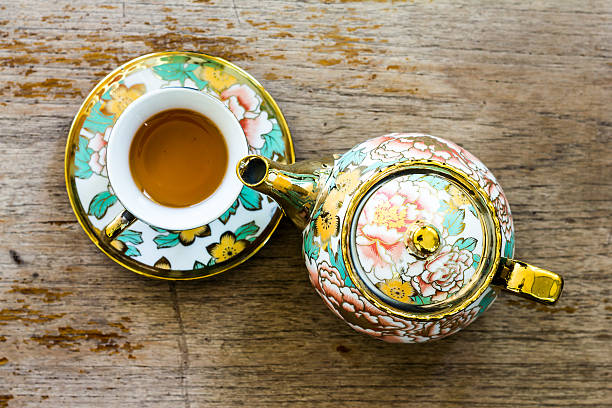 istock Chinaware tea pod and small drinking bowls 470765632