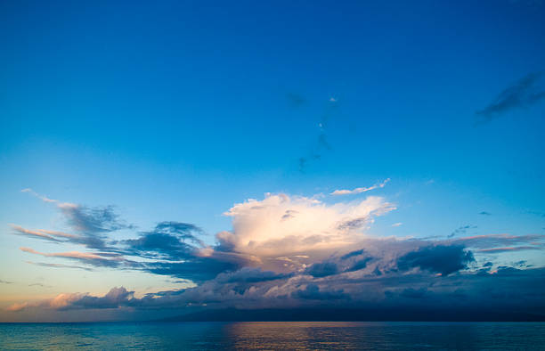 Niesamowite słońca odbicie na island Molokai, Maui, na Hawajach – zdjęcie