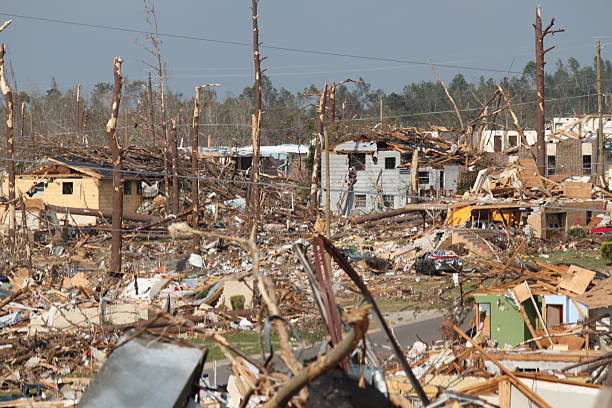 tornado daños - environmental damage destruction storm tornado fotografías e imágenes de stock