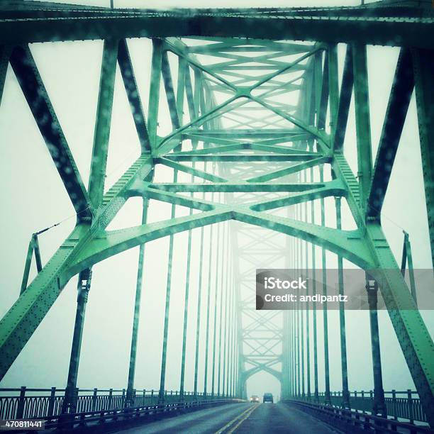 La Guida Su Un Ponte - Fotografie stock e altre immagini di Acciaio - Acciaio, Ambientazione esterna, Architettura