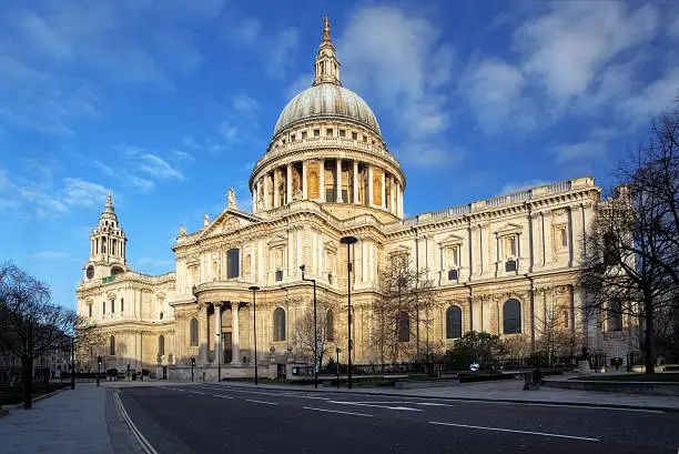 Photo of St Pauls Cathedral in London.