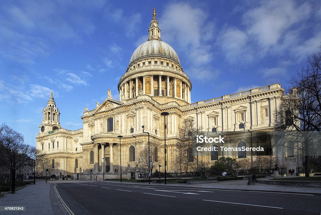 St Pauls Cathedral, em Londres. - Foto de stock de Catedral de São Paulo Londres royalty-free