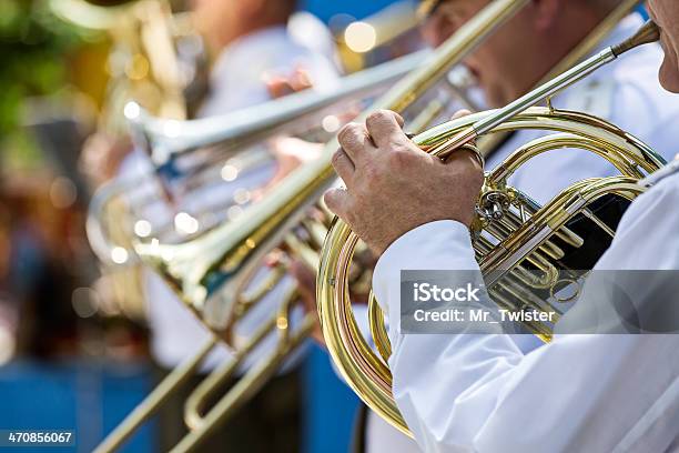 Wojsko Muzyk Gra Na Horn - zdjęcia stockowe i więcej obrazów Grupa wykonawców - Grupa wykonawców, Armia, Jazz