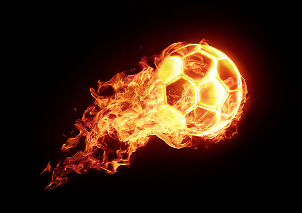 brûler ballon de football - fireball orange flame burnt photos et images de collection