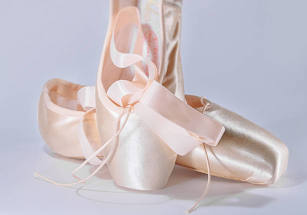 istock Beauty dance pointe shoes 470899410