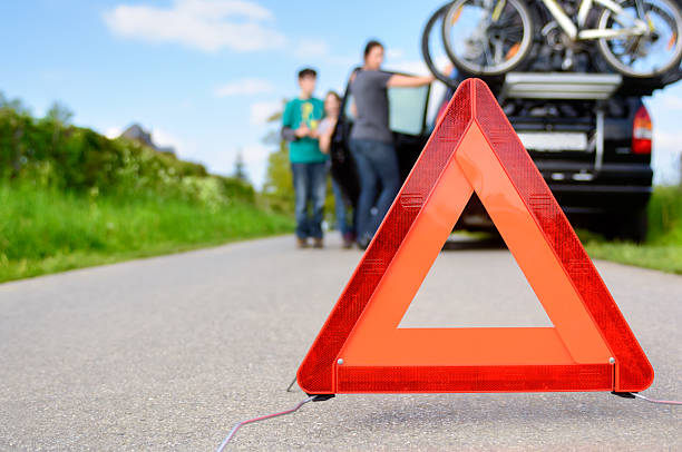 istock A family experiencing car trouble 470920344