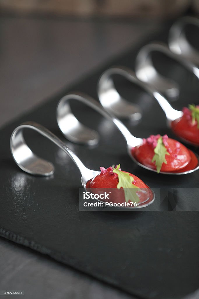 Fragola Zuppa spoons - Foto stock royalty-free di Alimentazione sana