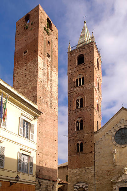 albenga, ligúria, itália - italy albenga liguria tower imagens e fotografias de stock