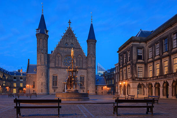 рыцари», зал на binnenhof в гааге - rose window architecture the hague netherlands стоковые фото и изображения