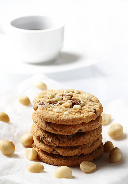 the chocolate chip and macadamia cookies on dish set