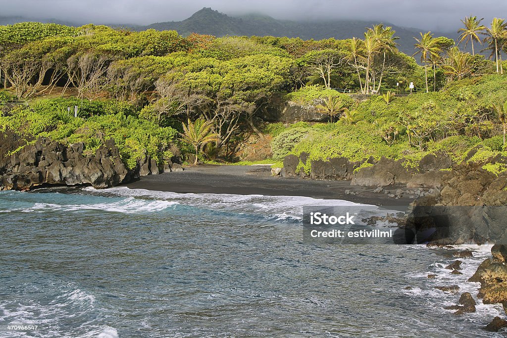 Czarny piasek Plaża widoki w Waianapanapa State park - Zbiór zdjęć royalty-free (Hana - Maui)