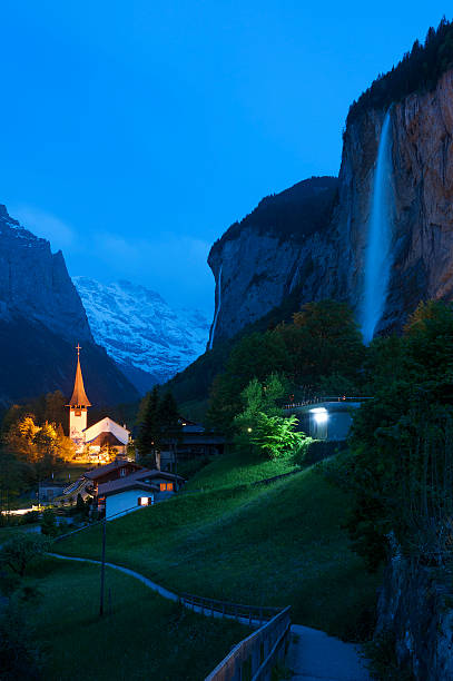 швейцария пейзаж - staubbach falls стоковые фото и изображения