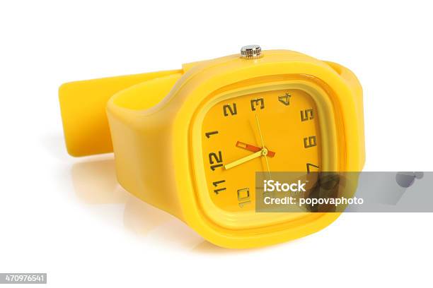 Reloj De Pulsera Foto de stock y más banco de imágenes de Accesorio personal - Accesorio personal, Acero inoxidable, Amarillo - Color
