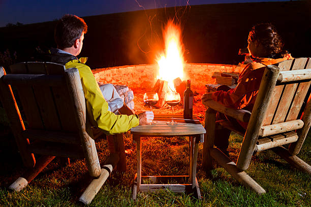 fogueira - fire pit campfire bonfire fire imagens e fotografias de stock