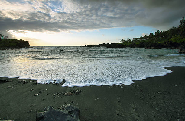 istock Black sand beach in Waianapanapa State park 470984087