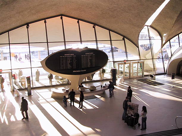 twa terminal en el aeropuerto jfk - john f kennedy fotografías e imágenes de stock