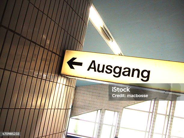 Zaloguj Się W Niemczech Że Pociąg Stacja - zdjęcia stockowe i więcej obrazów Abstrakcja - Abstrakcja, Droga wielopasmowa, Dworzec