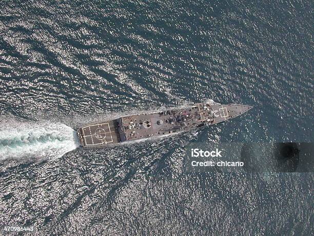 Vista De Pássaro De Nós Da Marinha Navio - Fotografias de stock e mais imagens de Veículo Aquático Militar - Veículo Aquático Militar, Marinha, Vista Aérea