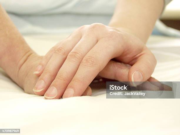 Foto de Duas Mãos Cheio No Hospital e mais fotos de stock de 30 Anos - 30 Anos, Adulto de idade mediana, Amor