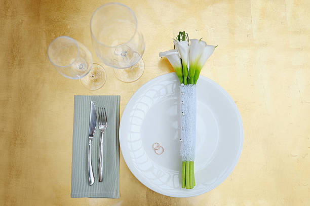 istock bridal bouquet of calla lilies on a plate 470988598