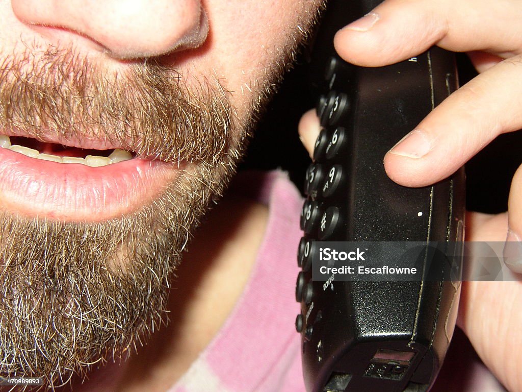 Buzzurro sul telefono - Foto stock royalty-free di Spacciatore di droga