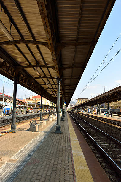 esperando na estação - royal train - fotografias e filmes do acervo