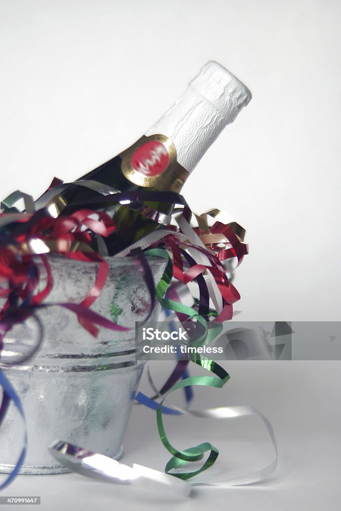 Cubo de celebración - Foto de stock de Botella libre de derechos