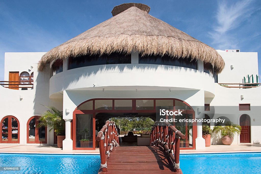 Edifício nos trópicos - Foto de stock de Abside royalty-free