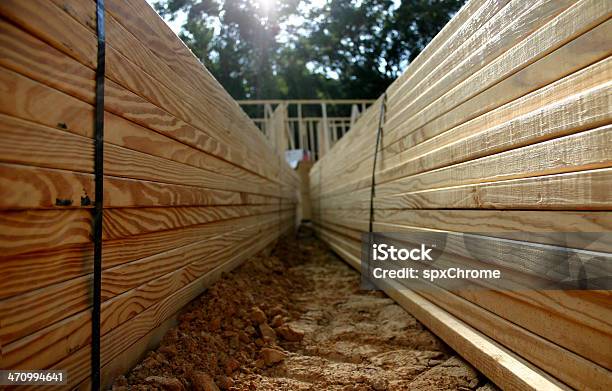 Baustelle Stockfoto und mehr Bilder von Arbeiter - Arbeiter, Außenaufnahme von Gebäuden, Balkengerüst