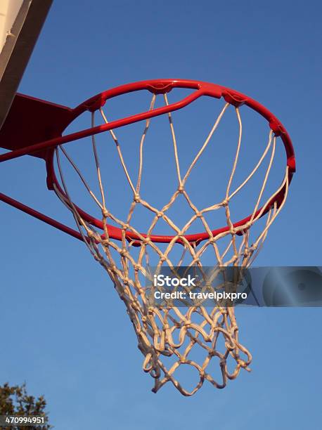 Cesto De Basquetebol - Fotografias de stock e mais imagens de 20-24 Anos - 20-24 Anos, Aspiração, Azul