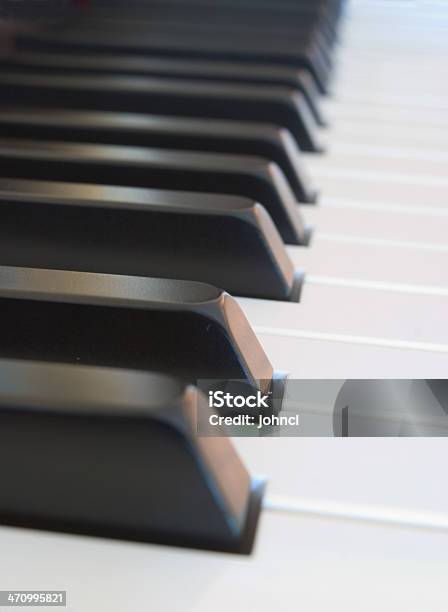 Teclas De Piano - Fotografias de stock e mais imagens de Arte, Cultura e Espetáculo - Arte, Cultura e Espetáculo, Brincar, Equipamento