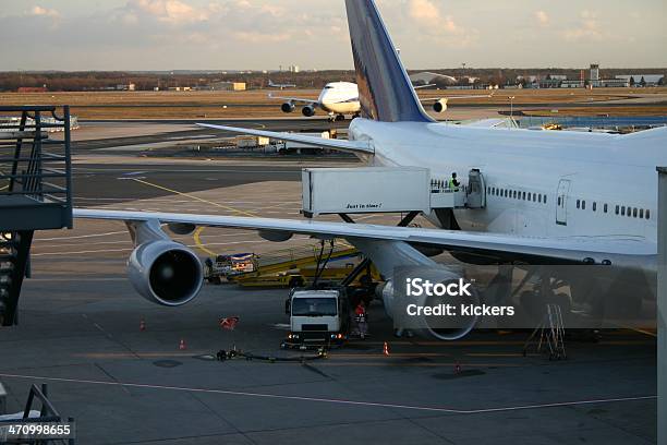 Preparar Um Boeing 747 - Fotografias de stock e mais imagens de Aeroporto - Aeroporto, Aeródromo, Avião