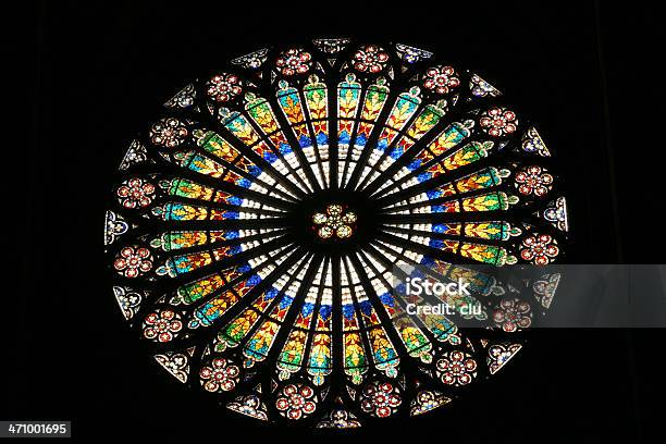 Bunte Kirche Fenster Stockfoto und mehr Bilder von Beleuchtet - Beleuchtet, Bunt - Farbton, Buntglas
