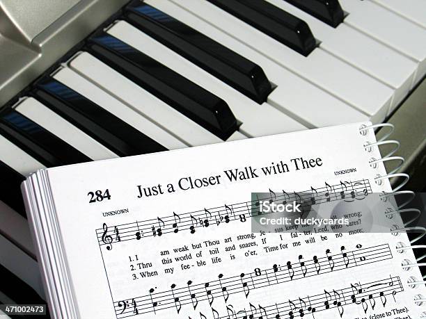 Hymnen Mit Klavier 2 Stockfoto und mehr Bilder von Gesangsbuch - Gesangsbuch, Klaviertaste, Buch