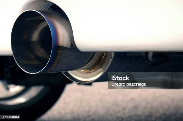 排気 4 Cm - 自動車のストックフォトや画像を多数ご用意 - 自動車, 噴煙, カーマフラー