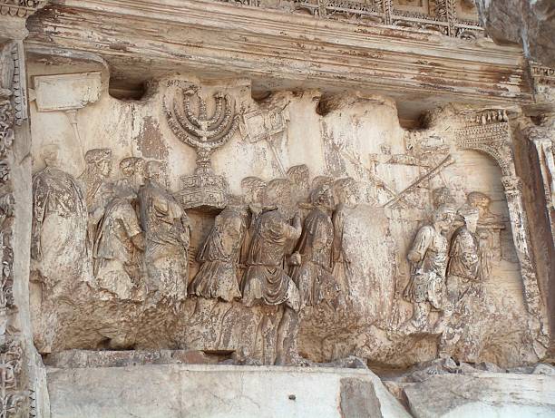 arco de tito - arch of titus imagens e fotografias de stock