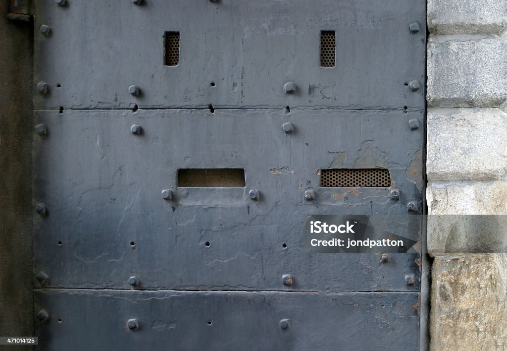 Lourd Cuirassé porte - Photo de Porte d'entrepôt libre de droits