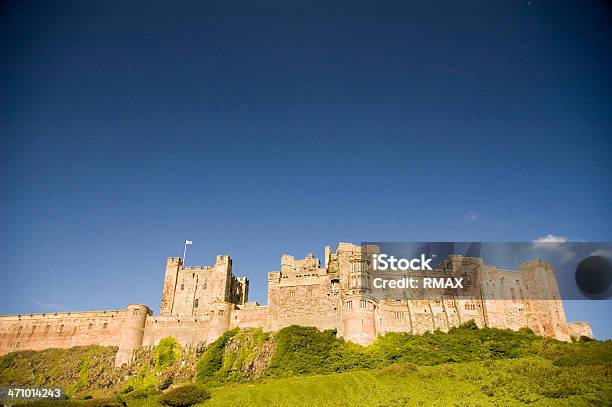 Castelo De Bamburgh - Fotografias de stock e mais imagens de Castelo de Bamburgh - Castelo de Bamburgh, Abrigo Anti-Bombas, Bamburgh