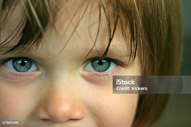 Primo Piano Del Volto Di Bambino - Fotografie stock e altre immagini di Bambino - Bambino, Bebé, Capelli