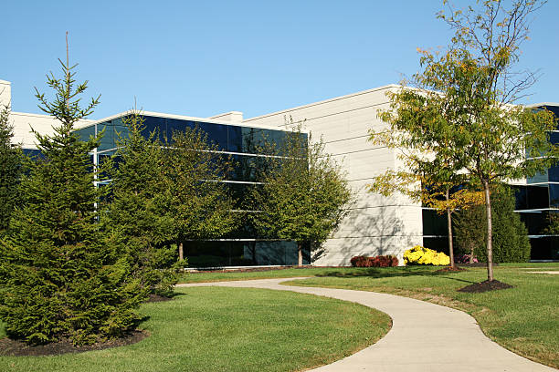 istock Landscaped Sidewalk To Business Building 471019687