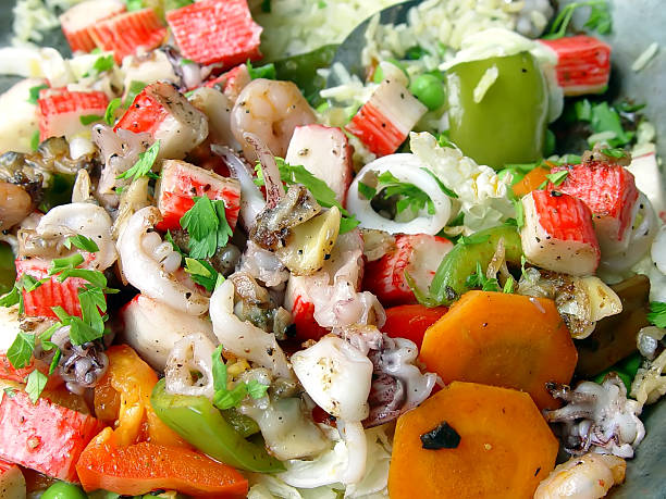 istock sea food - paella 471023033