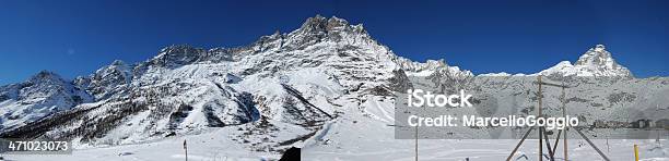 Foto de Cumes Picos e mais fotos de stock de Alpes europeus - Alpes europeus, Azul, Branco