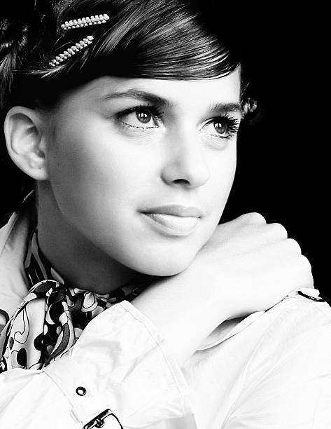 istock Dreamy young girl (black&white) 471023301