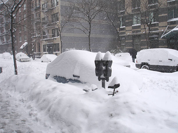istock Blizzard of 2006 in NYC 471023959