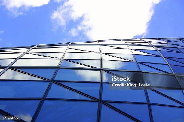 Błękitne Niebo Chmury Odbicie Glass - zdjęcia stockowe i więcej obrazów Architektura - Architektura, Bez ludzi, Biurowiec